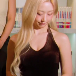 NMIXX - HAEWON-메인 썸네일 이미지