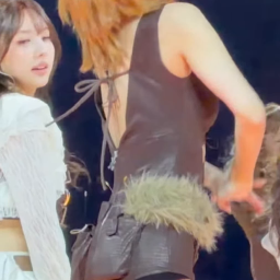 TWICE - Momo-메인 썸네일 이미지